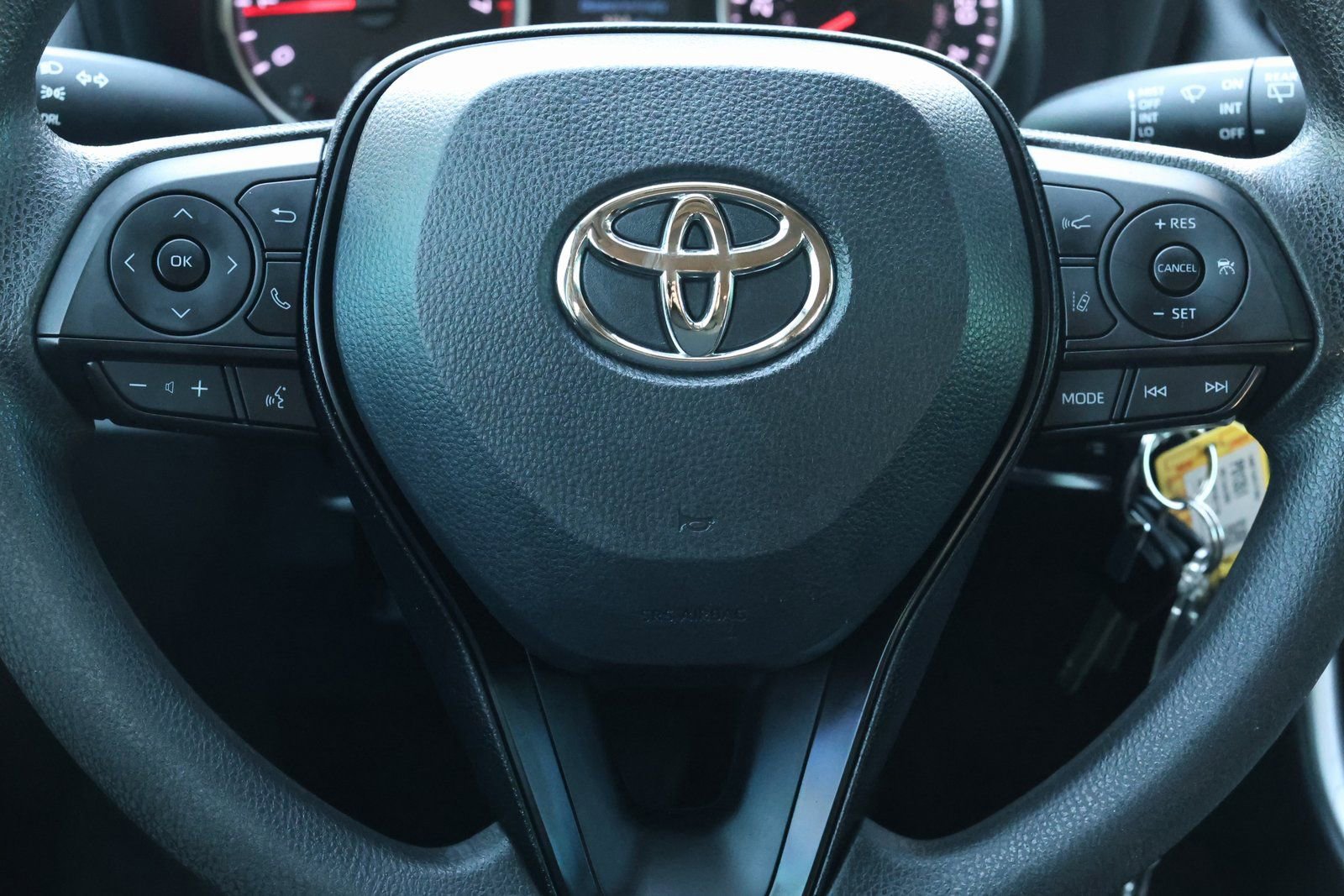 Used 2022 Toyota RAV4 LE image 17