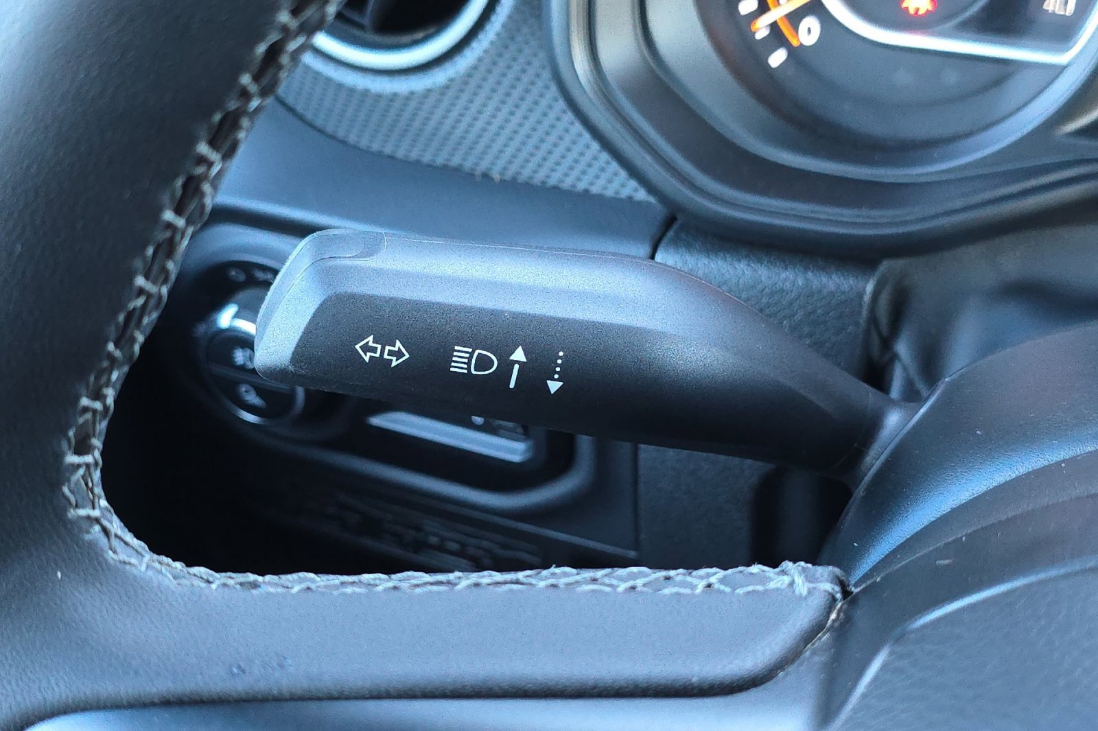 Used 2025 Jeep Gladiator Rubicon w/ Convenience Group image 34