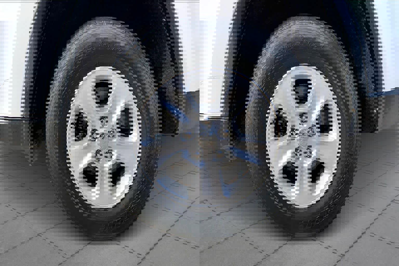 Used 2015 Jeep Grand Cherokee Laredo w/ Quick Order Package 23E image 11