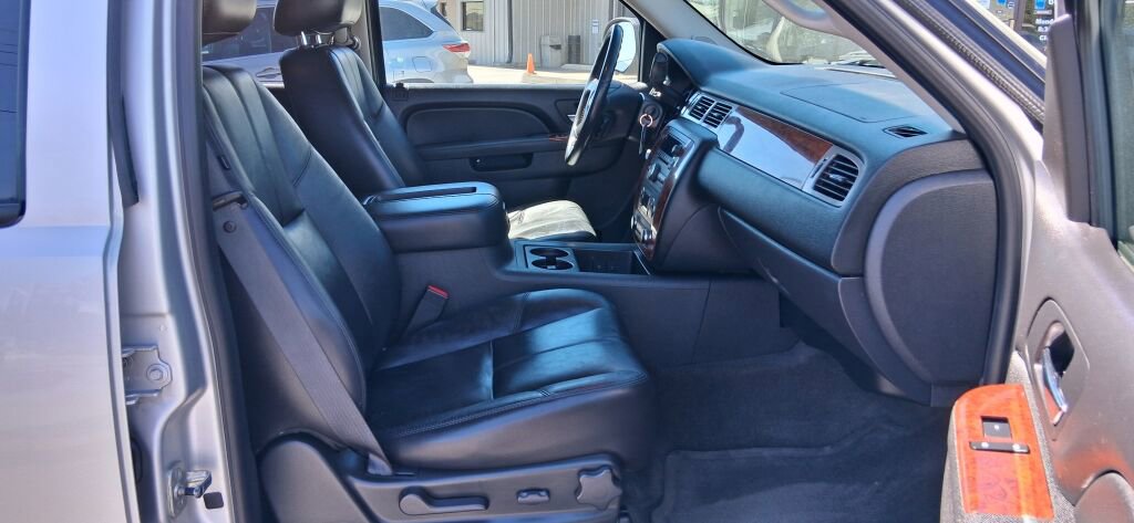 Used 2010 Chevrolet Tahoe LT AWD/4WD image 11