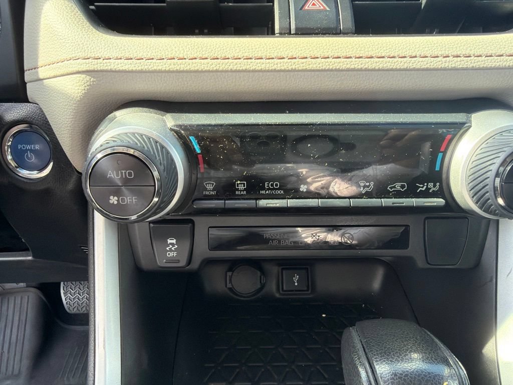 Used 2022 Toyota RAV4 XLE w/ Convenience Package AWD/4WD image 10