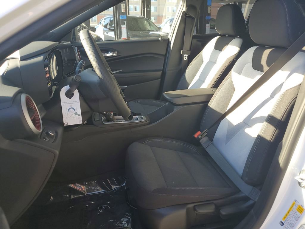 New 2026 Chevrolet Trax RS w/ Sunroof Package image 18