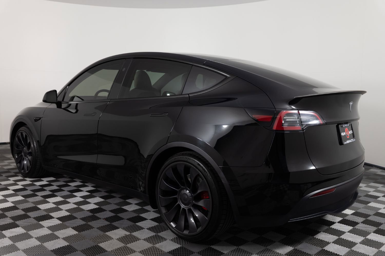 Used 2024 Tesla Model Y Performance AWD/4WD image 4