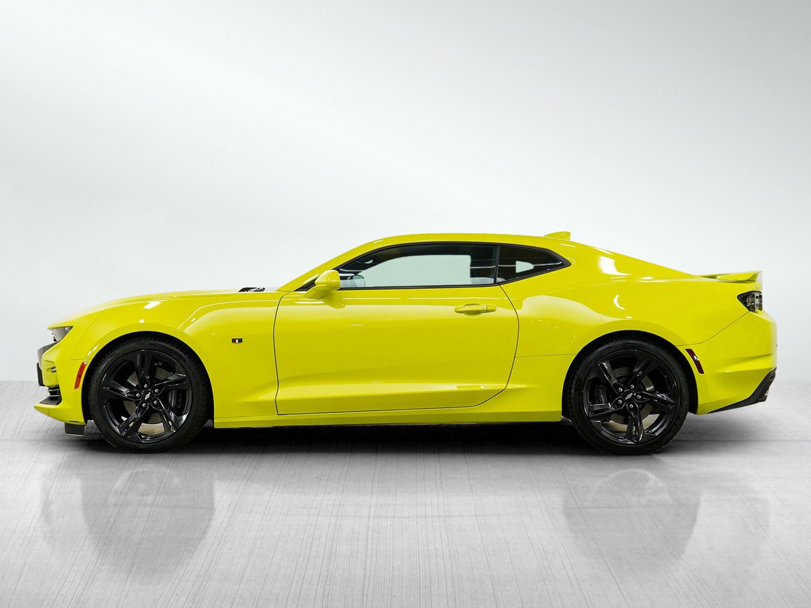 Used 2019 Chevrolet Camaro SS RWD image 2