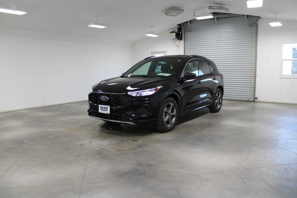 Used 2023 Ford Escape ST-Line w/ Tech Pack #1 FWD image 4