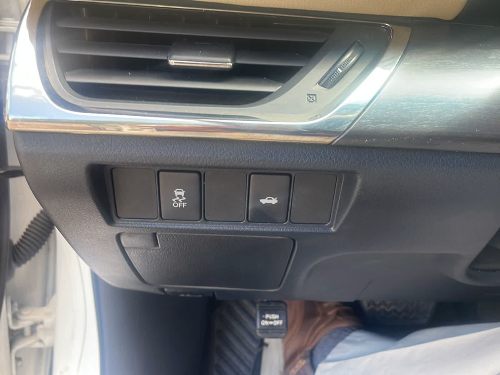 Used 2016 Toyota Avalon XLE FWD image 22
