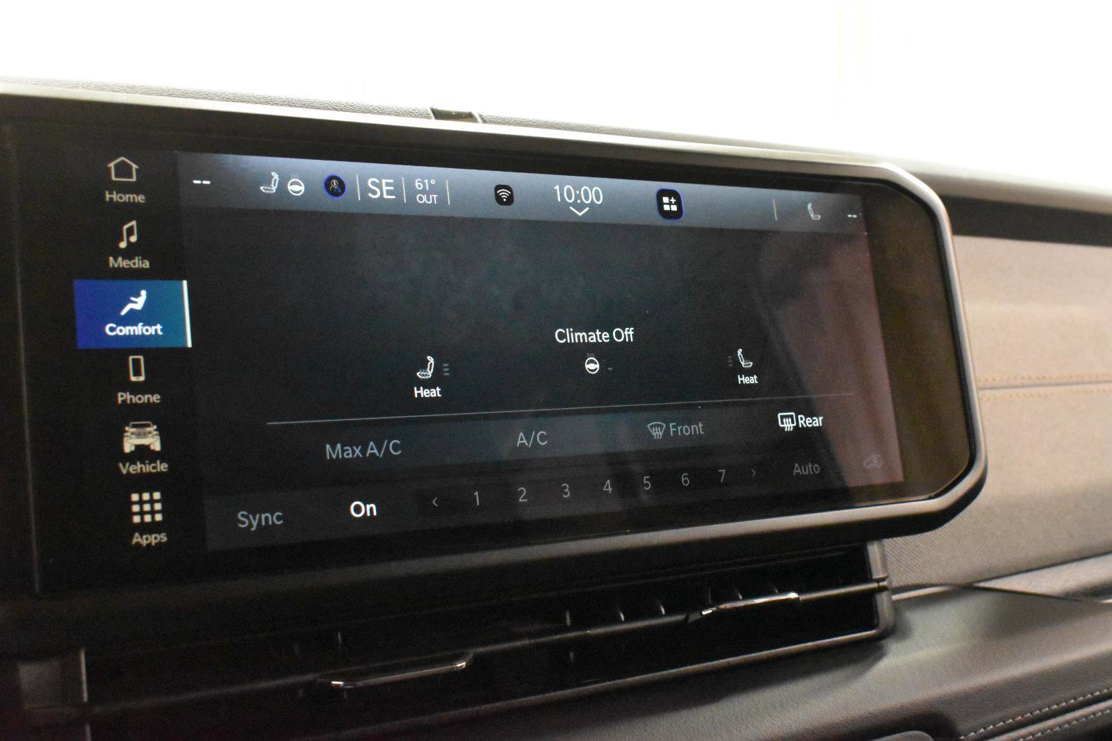 Used 2025 Jeep Wrangler Sahara image 16