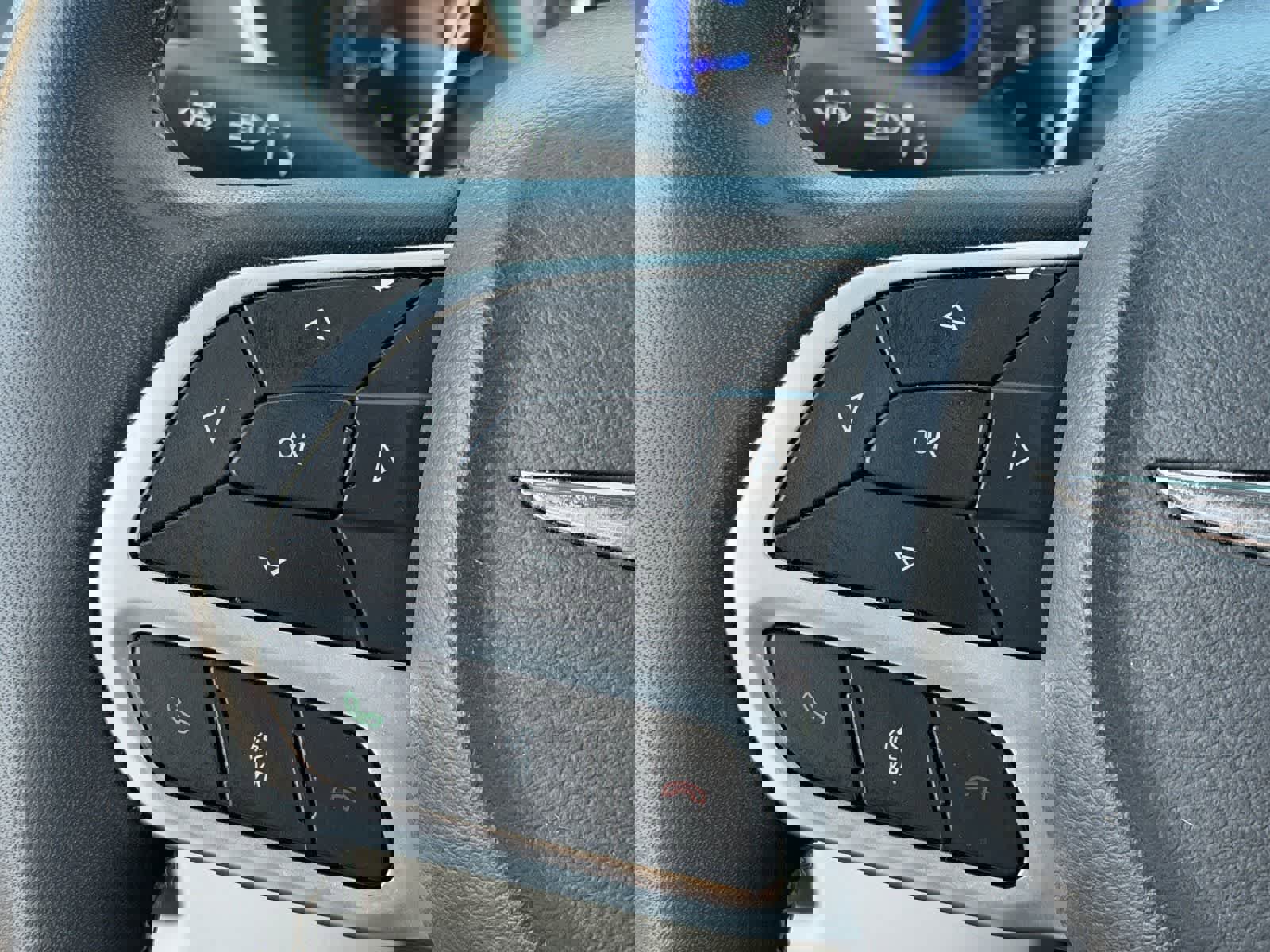 Used 2024 Chrysler Voyager LX image 28