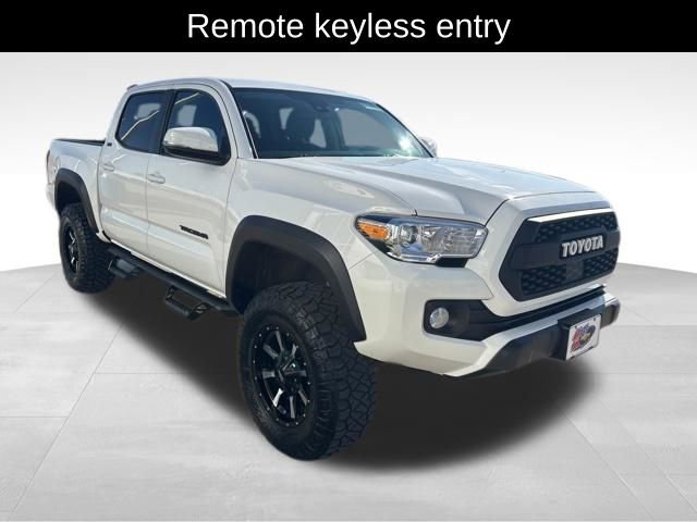 Used 2021 Toyota Tacoma SR5 w/ Trail Edition image 4