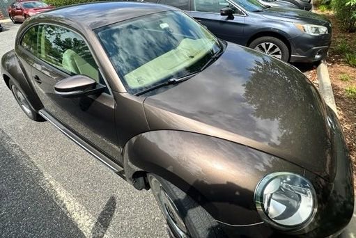 Used 2013 Volkswagen Beetle 2.5 FWD image 2