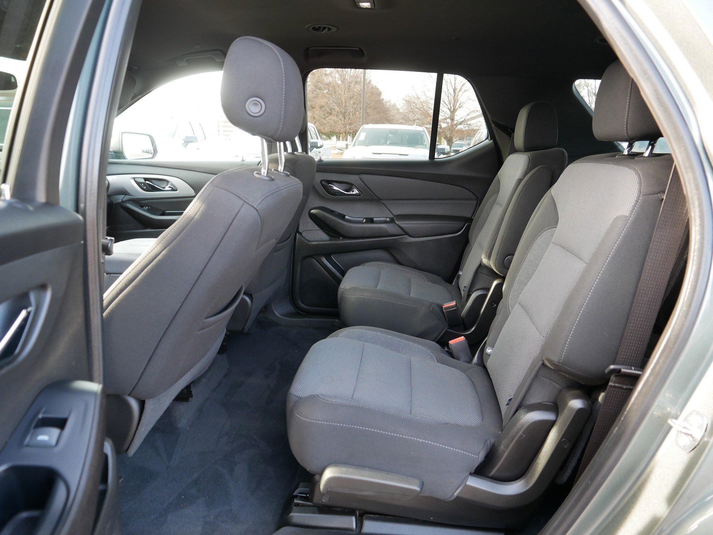 Used 2023 Chevrolet Traverse LT image 35