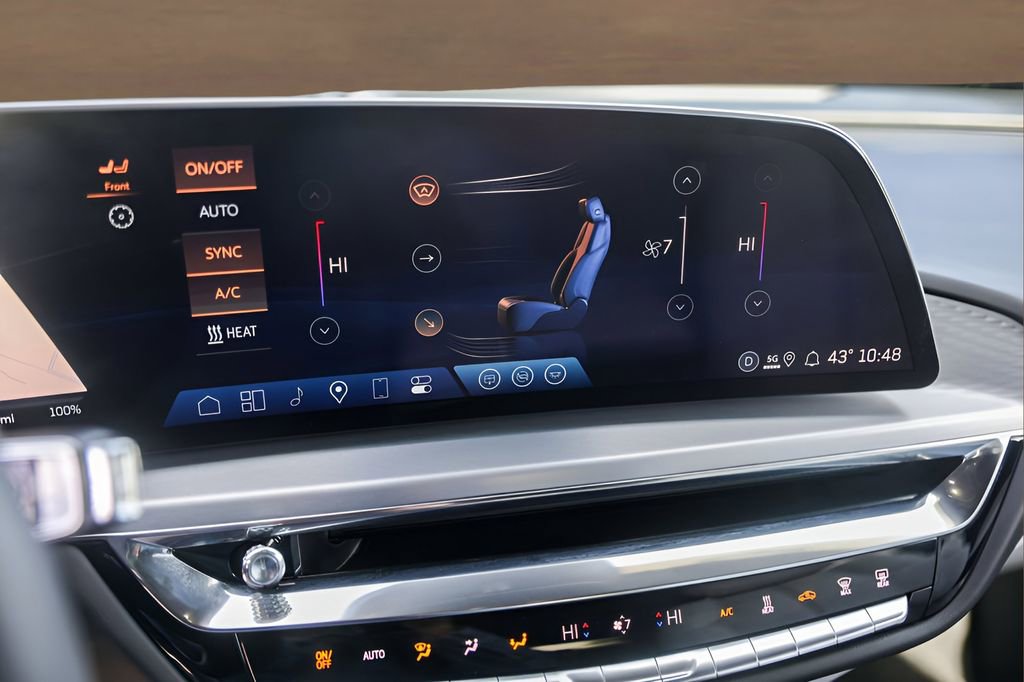 Certified 2024 Cadillac Lyriq Sport image 16