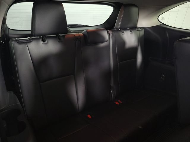 Used 2025 Toyota Highlander XLE FWD image 18
