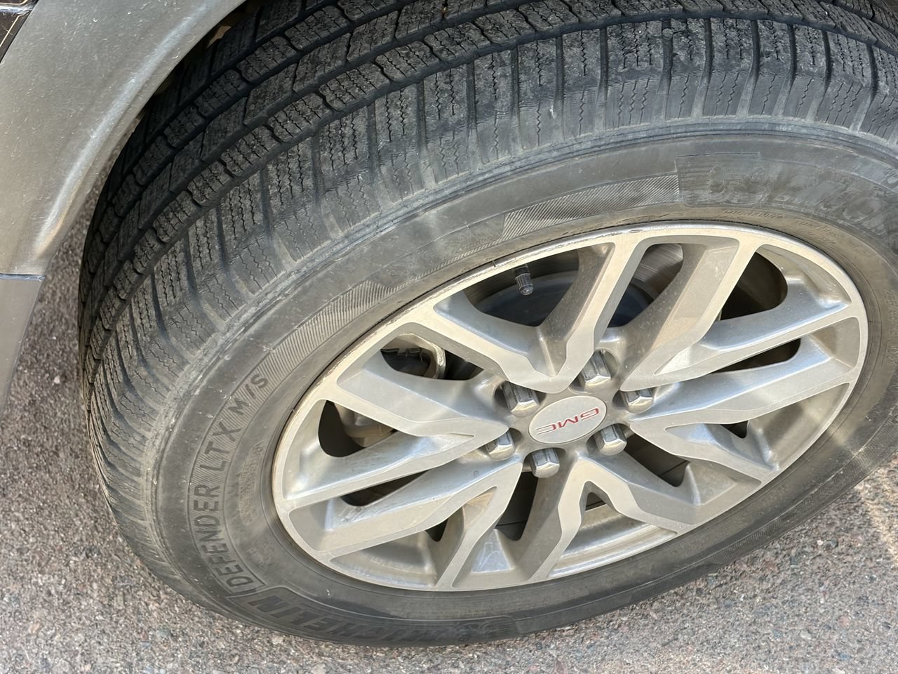 Used 2018 GMC Acadia SLE w/ Driver Alert Package I FWD image 10