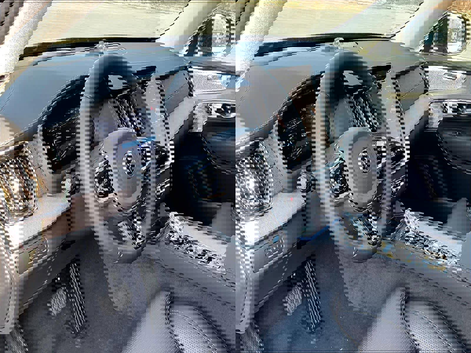 New 2026 Volvo XC90 T8 Ultra w/ Lounge Package image 8