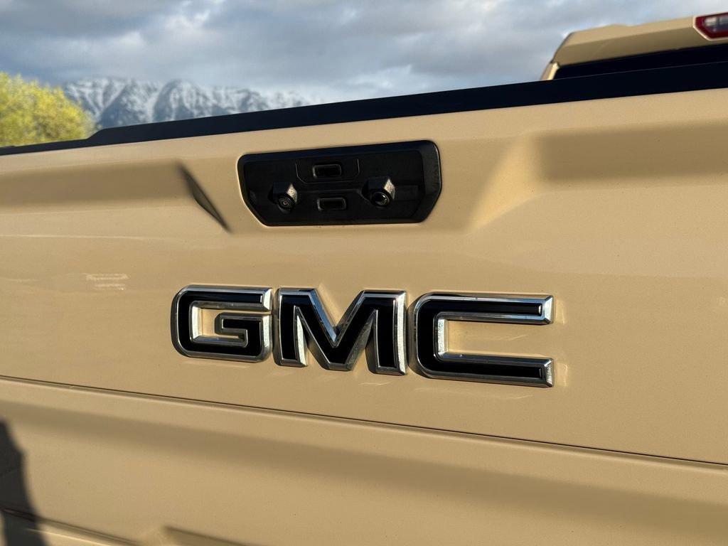 Used 2023 GMC Sierra 1500 AT4 w/ AT4 Premium Package image 11