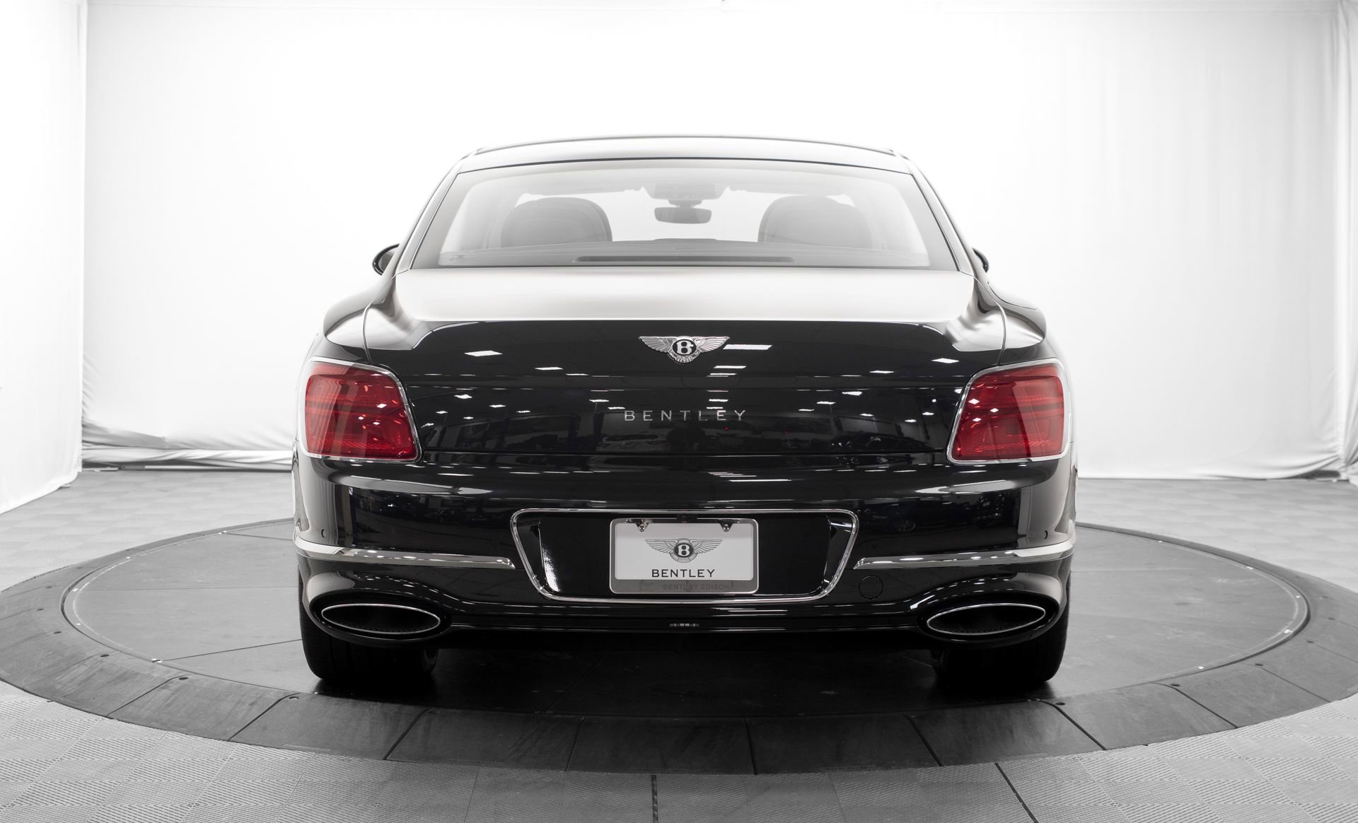 New 2026 Bentley Flying Spur Plug-In Hybrid AWD/4WD image 4