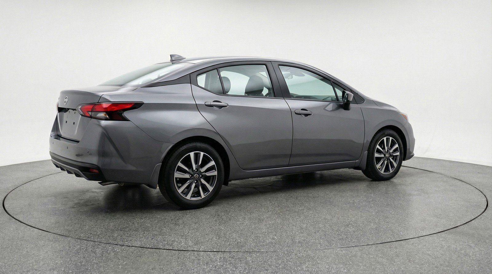 Used 2025 Nissan Versa SV image 9