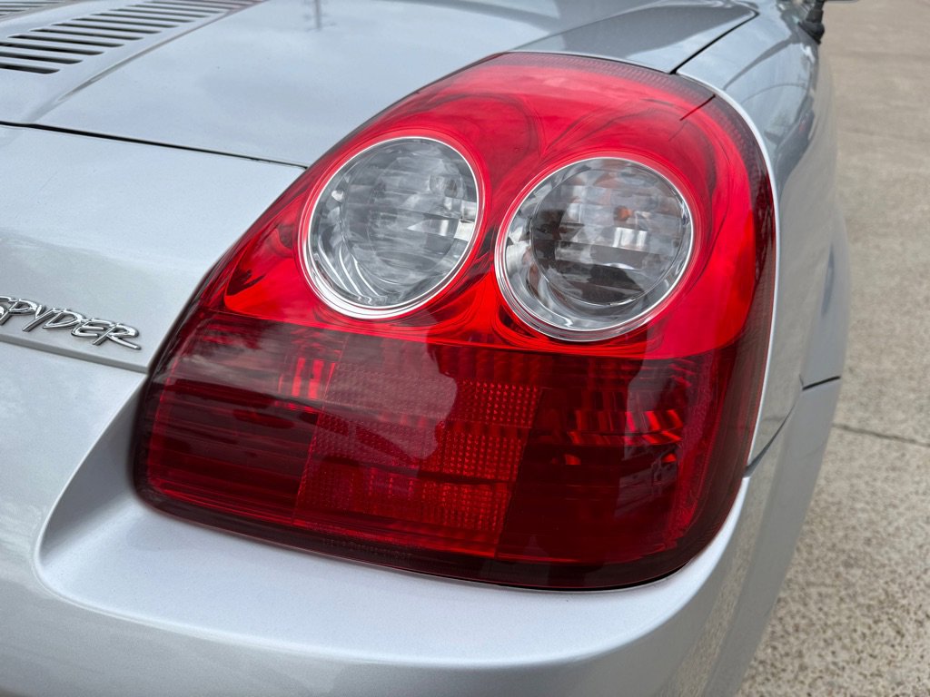 Used 2003 Toyota MR2 image 10