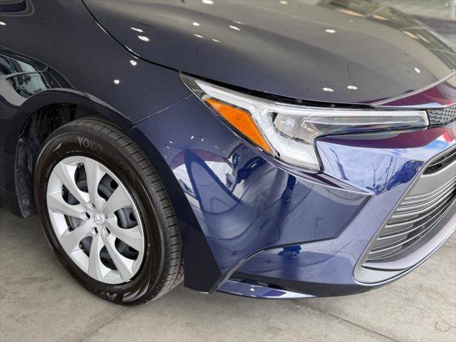 Used 2026 Toyota Corolla LE FWD image 8
