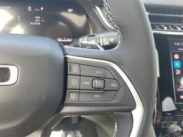 New 2025 Jeep Grand Cherokee Altitude image 29