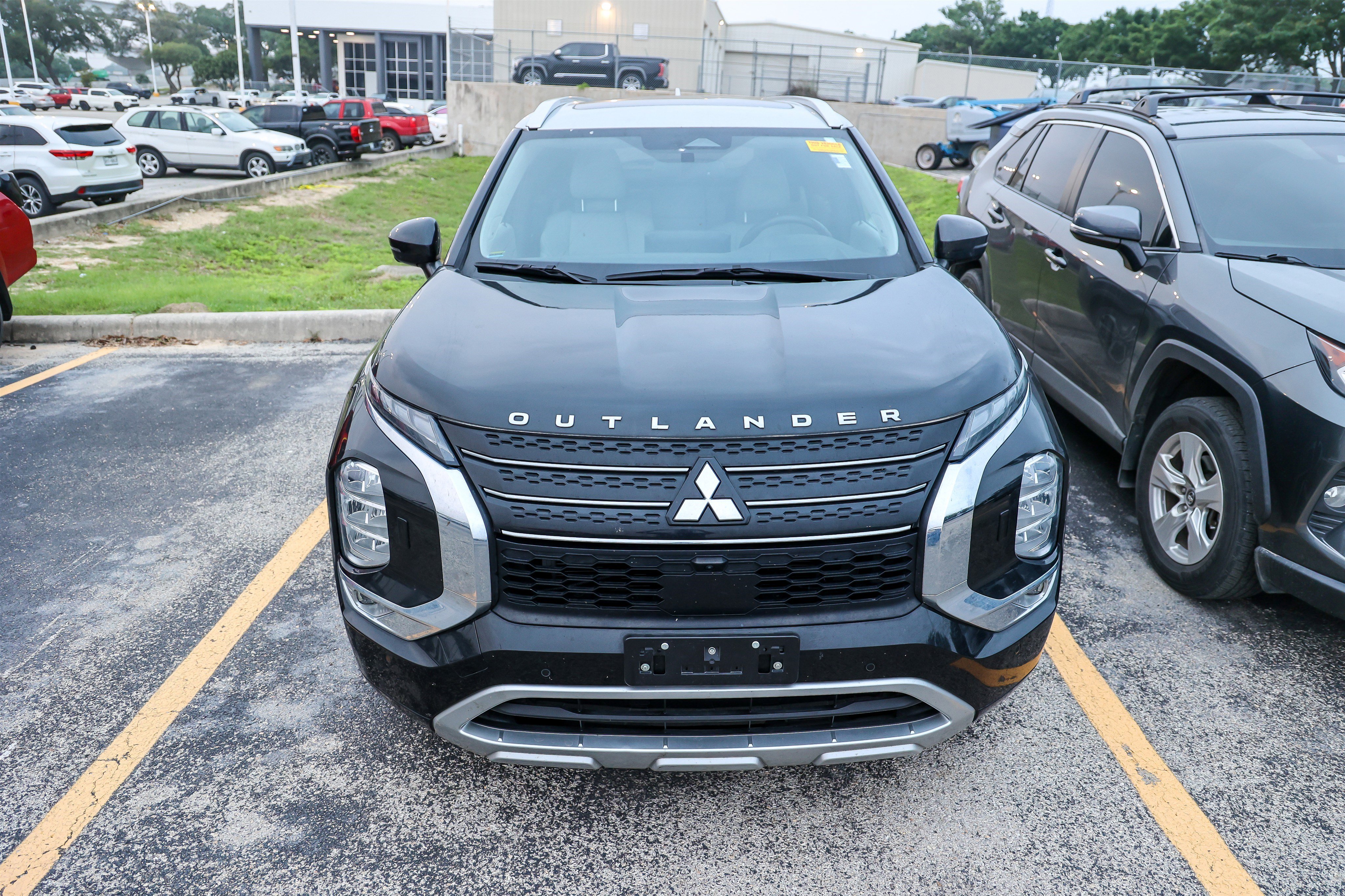 Used 2024 Mitsubishi Outlander SEL Black Edition AWD/4WD image 5