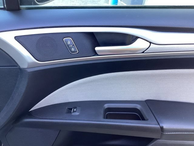 Used 2018 Ford Fusion S FWD image 19