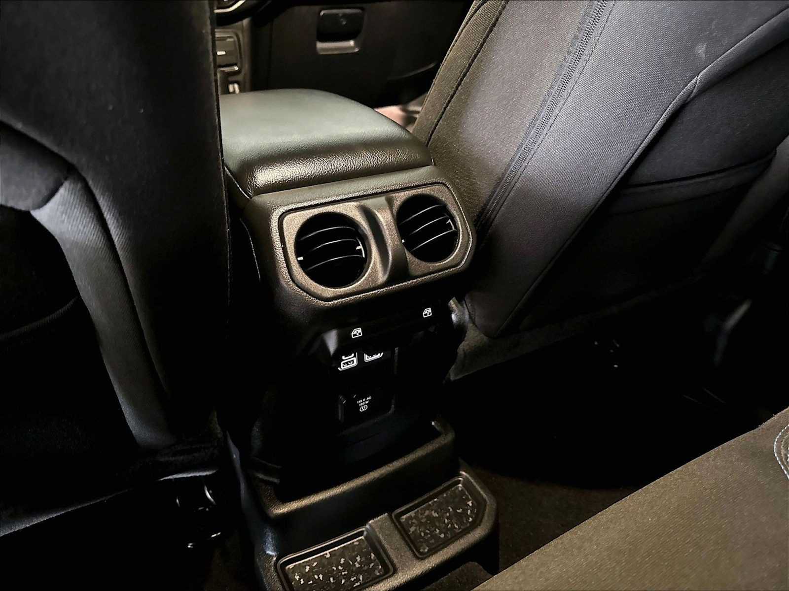 Used 2023 Jeep Wrangler Unlimited Rubicon 4xe w/ Cold Weather Group AWD/4WD image 29