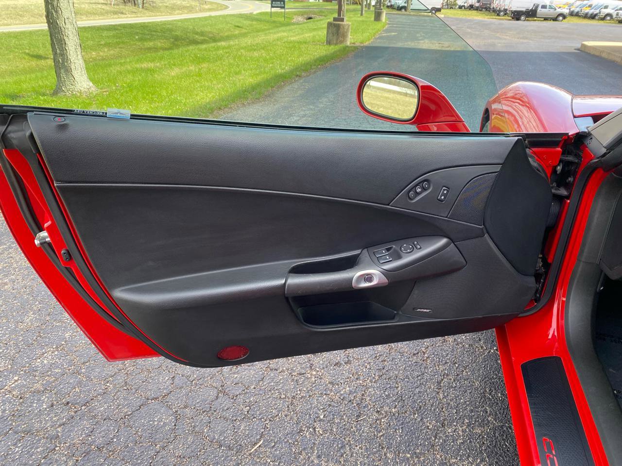 Used 2005 Chevrolet Corvette Coupe w/ Preferred Equipment Group image 10