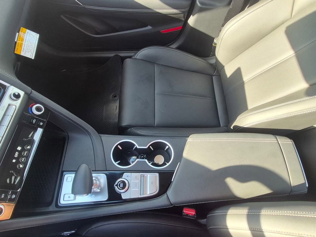 Used 2026 Genesis G70 2.5T image 16