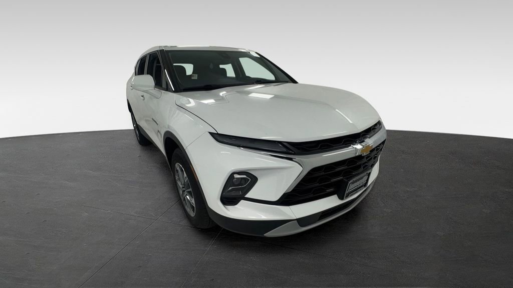 Used 2023 Chevrolet Blazer LT AWD/4WD image 1