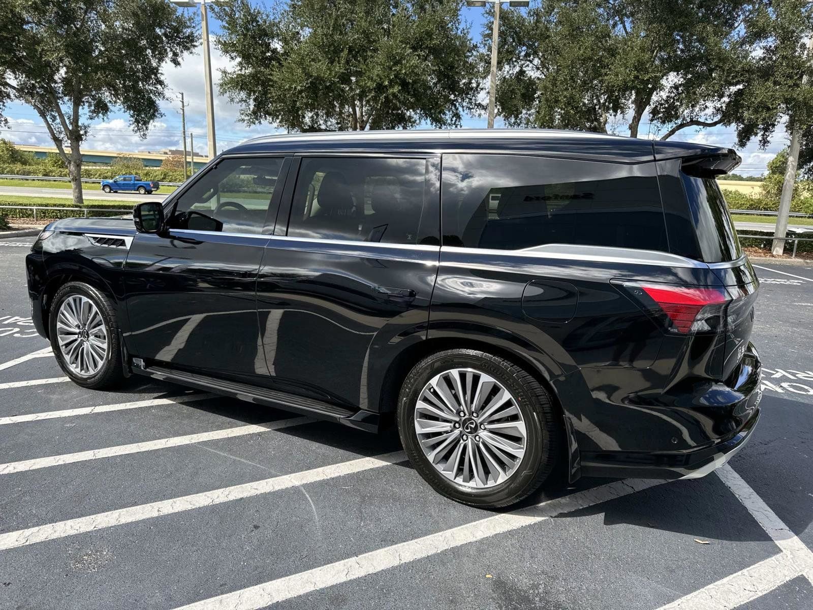New 2026 INFINITI QX80 Luxe w/ Cargo Package image 4