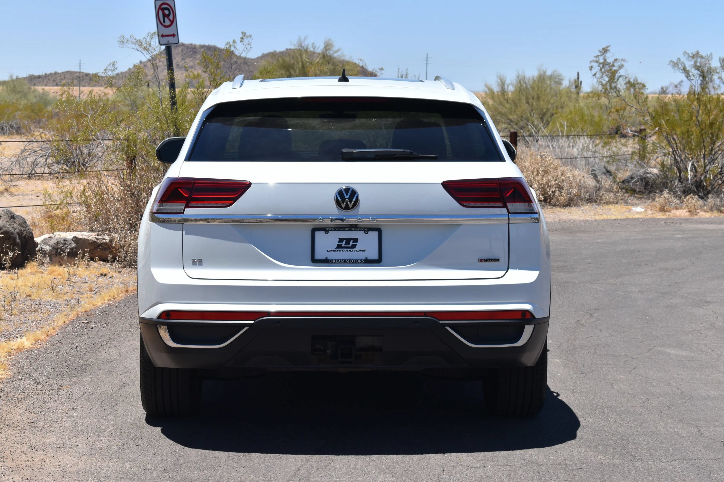 Used 2020 Volkswagen Atlas Cross Sport SE w/ Panoramic Sunroof Package AWD/4WD image 3