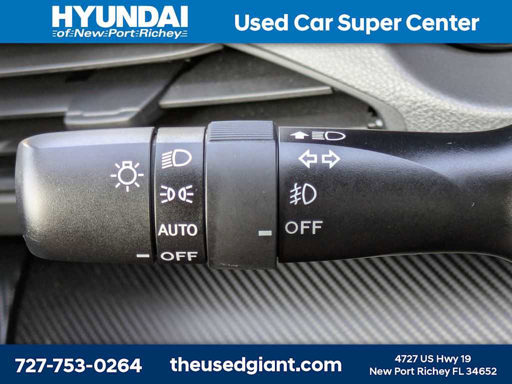 Used 2025 Subaru Crosstrek 2.0i Premium image 35