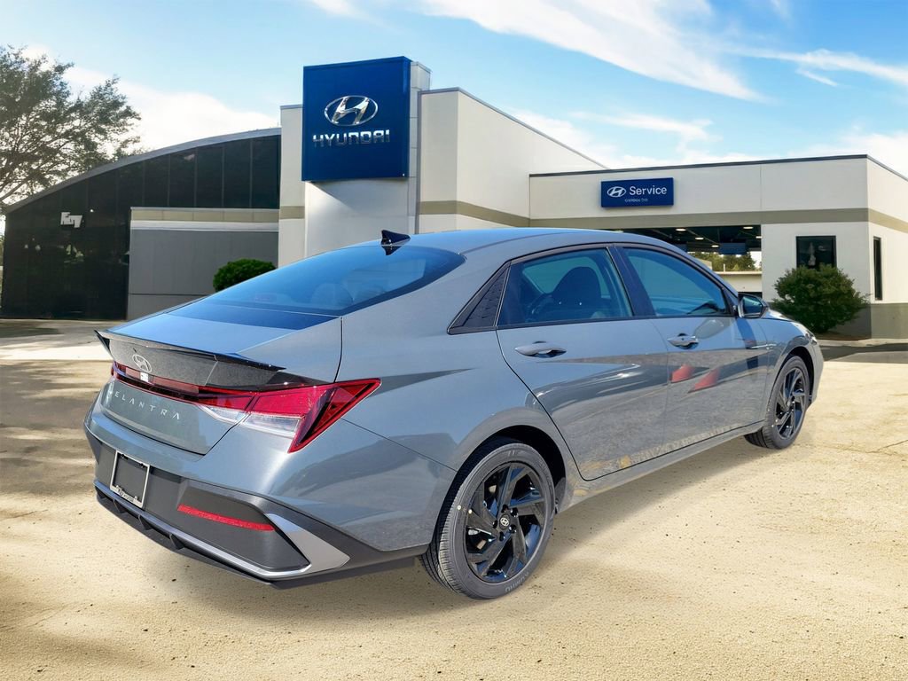 Used 2026 Hyundai Elantra Sport w/ Cargo Package FWD image 4