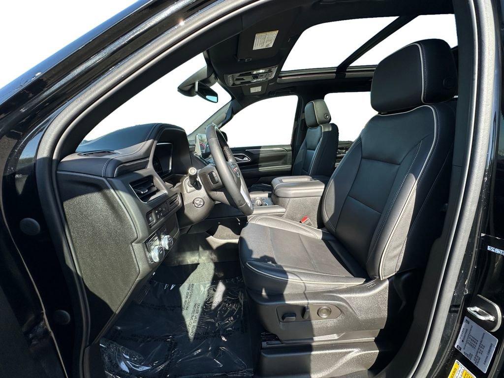 Used 2023 GMC Yukon SLT w/ SLT Luxury Package image 9