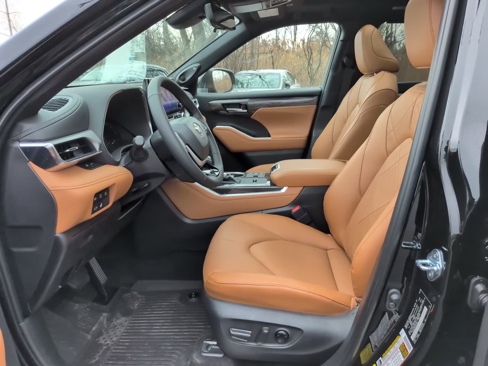 New 2026 Toyota Highlander Platinum image 19