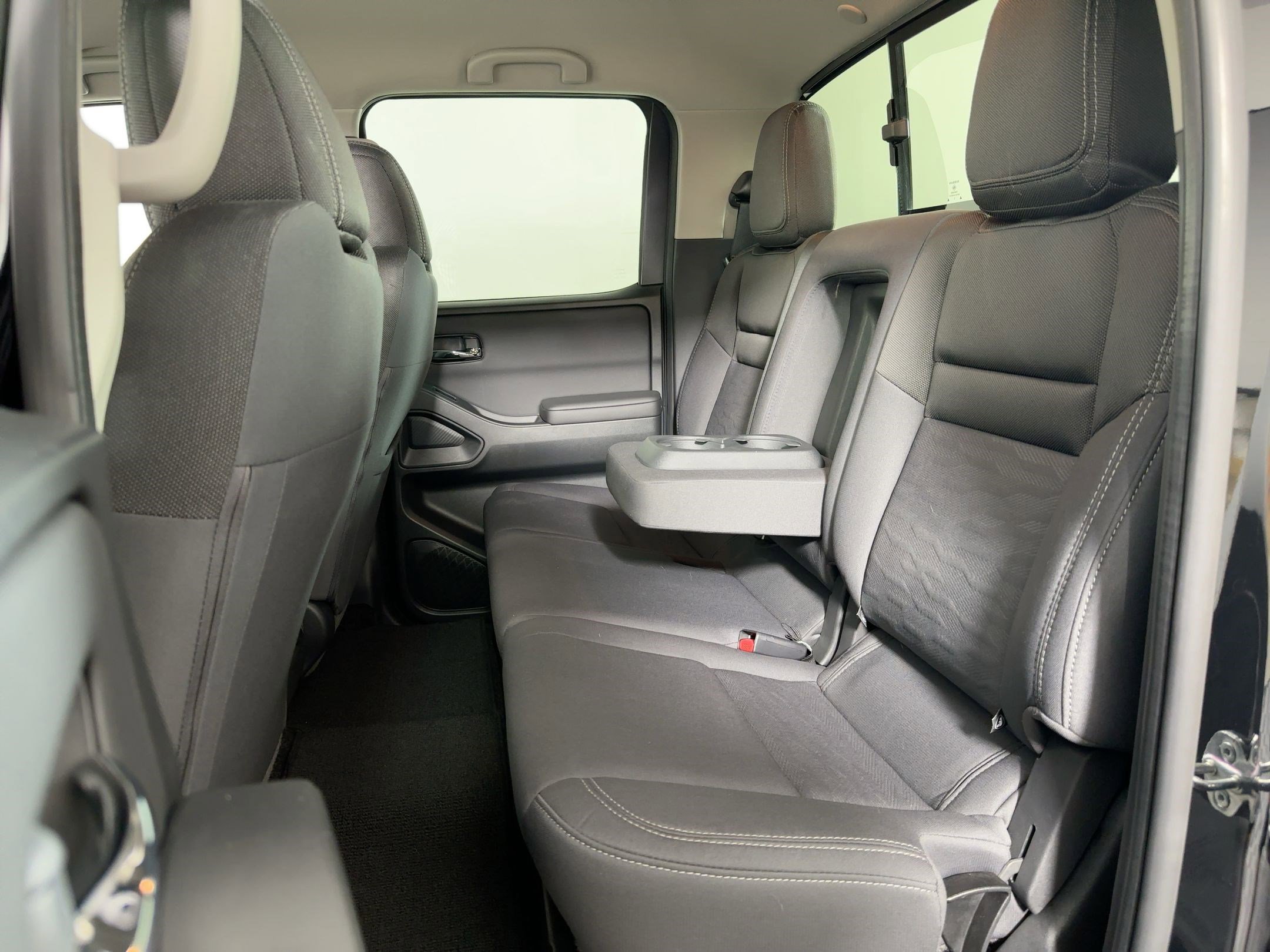 Used 2024 Nissan Frontier SV w/ SV Convenience Package image 14