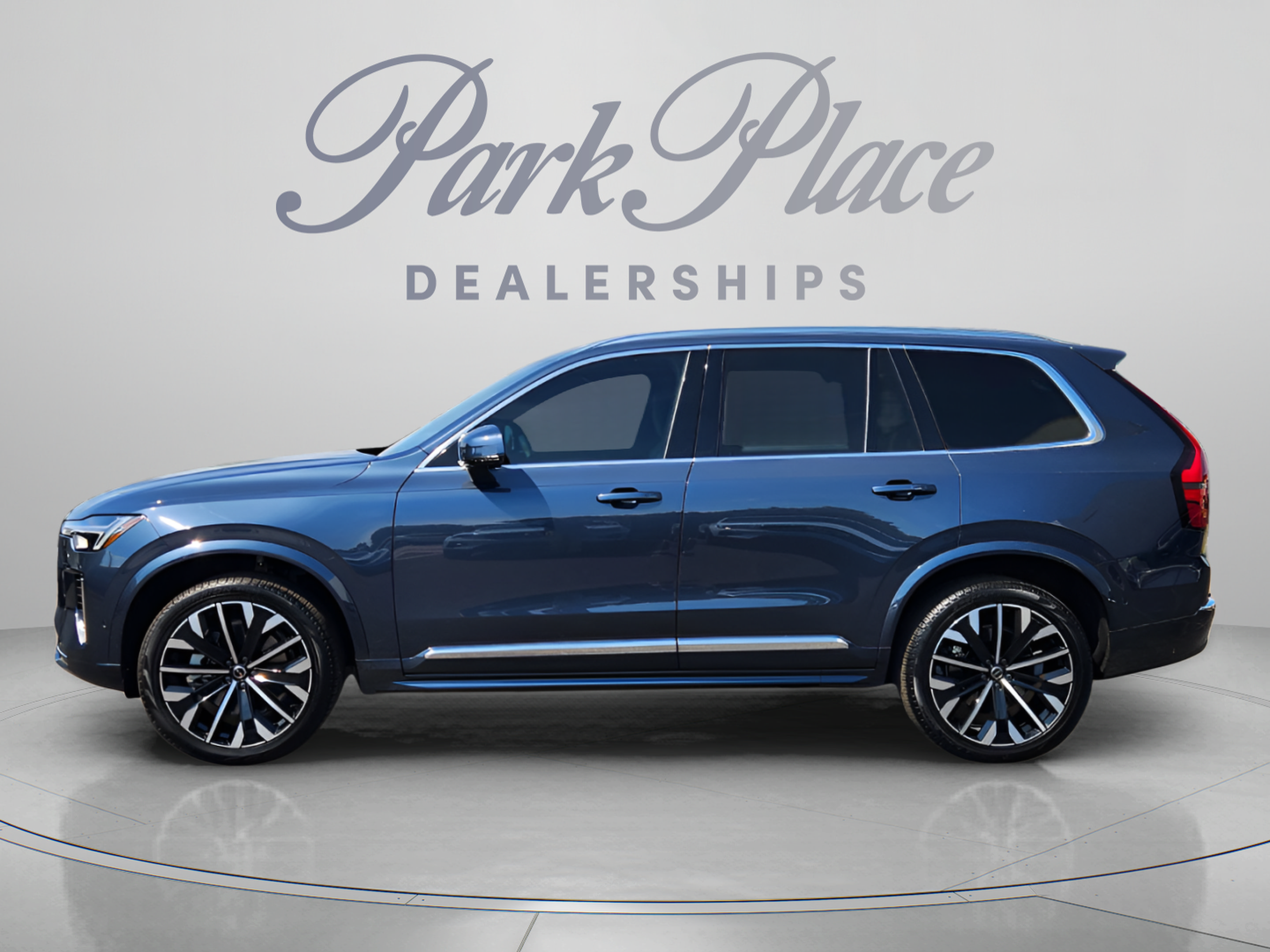 Used 2026 Volvo XC90 B6 Plus w/ Protection Package Premier AWD/4WD image 2