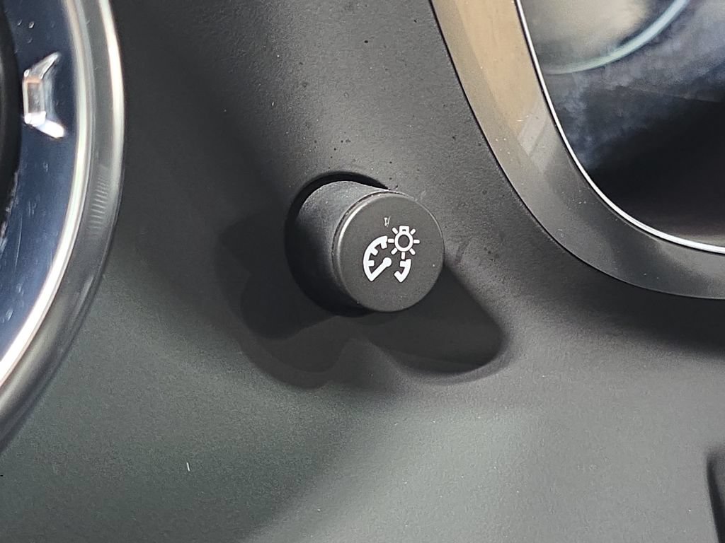 Used 2021 Chevrolet Camaro LT RWD image 24