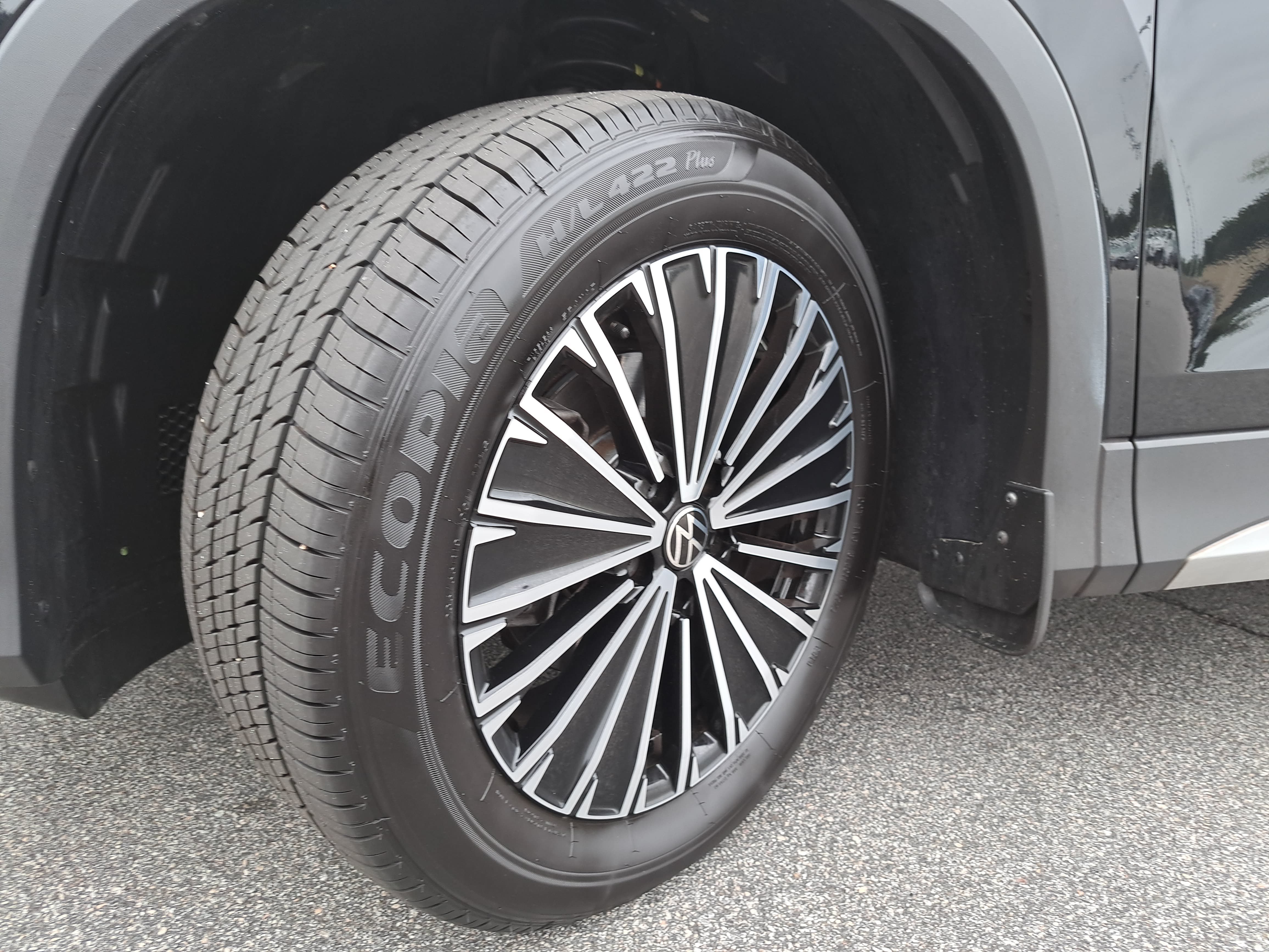 Certified 2025 Volkswagen Tiguan S FWD image 29