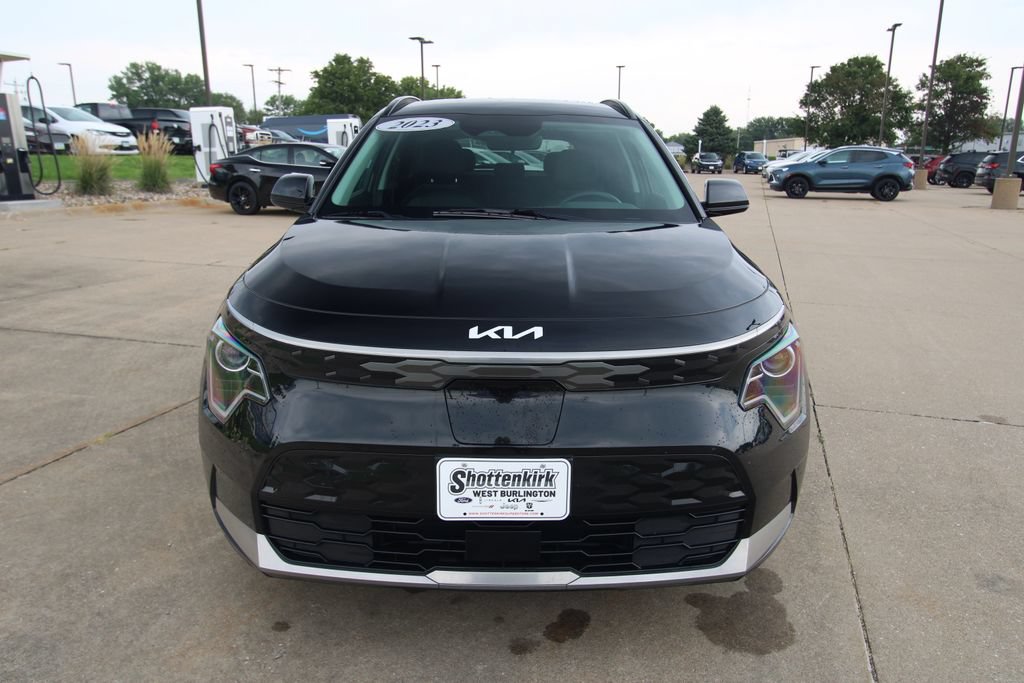 Used 2023 Kia Niro Wind w/ Wind Preserve Package FWD image 2