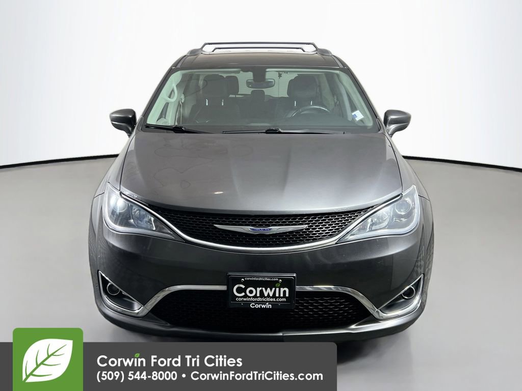 Used 2018 Chrysler Pacifica Touring-L Plus image 4