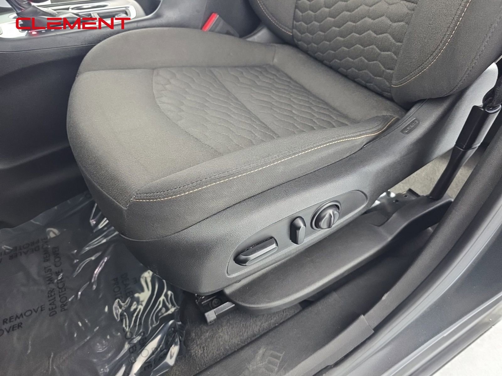 Used 2021 Chevrolet Equinox LT image 24