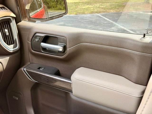 Used 2021 Chevrolet Silverado 1500 LTZ w/ LTZ Premium Package AWD/4WD image 25