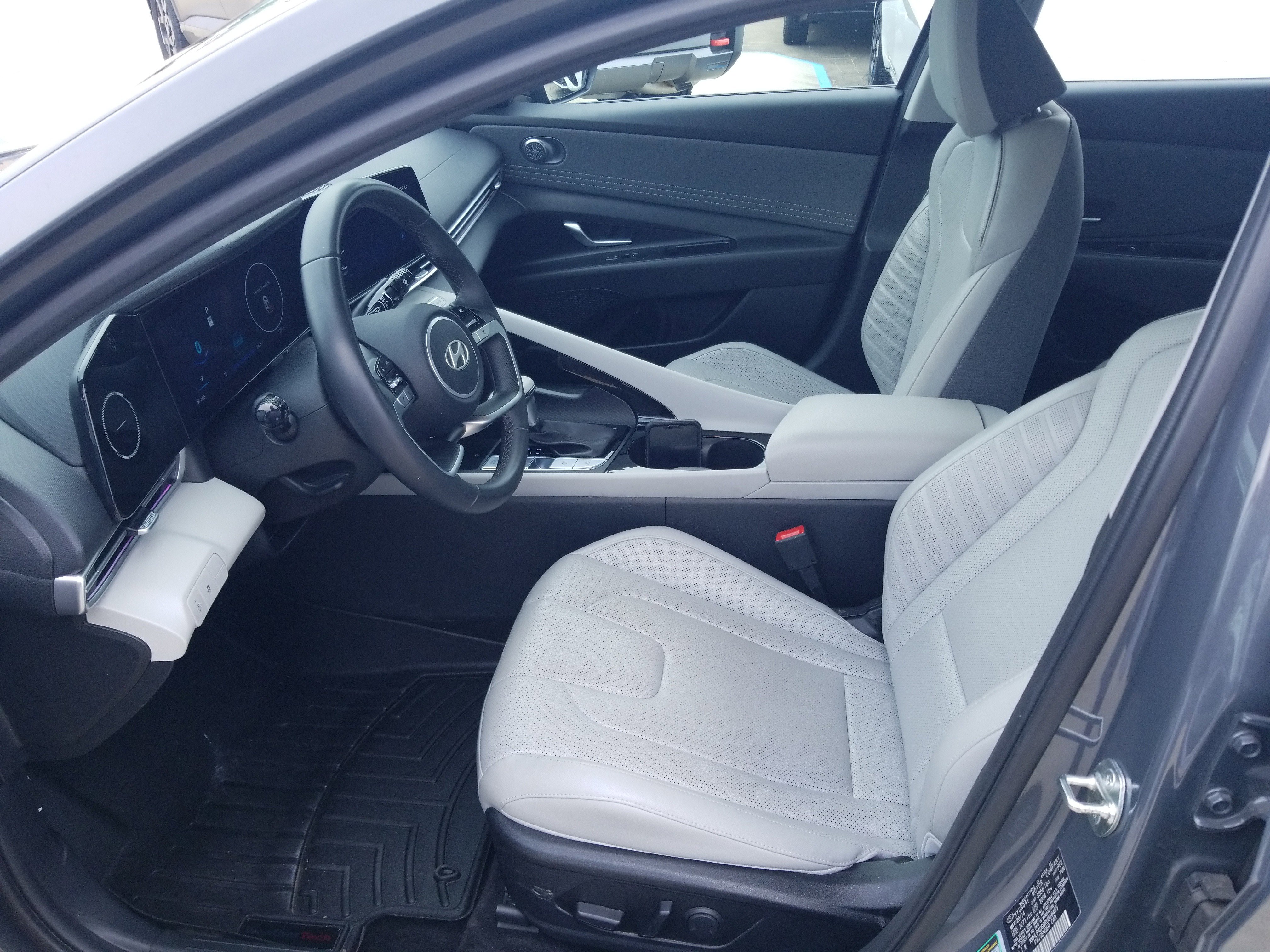 Used 2024 Hyundai Elantra Limited FWD image 10