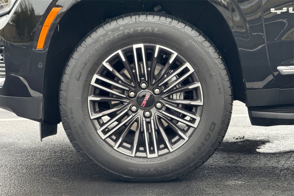 Used 2025 GMC Yukon Elevation image 13
