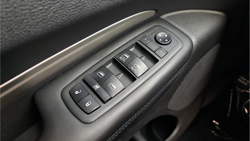 Used 2019 Dodge Durango SXT AWD/4WD image 24