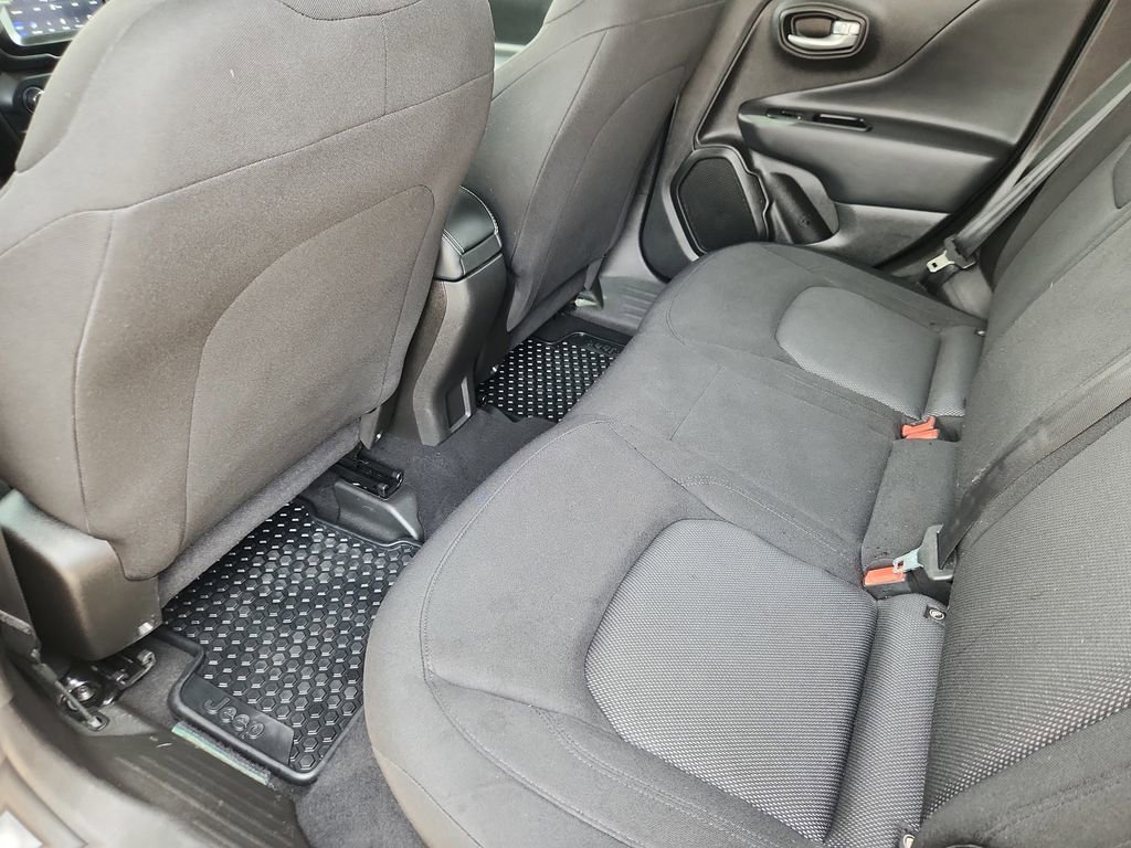 Certified 2023 Jeep Renegade Latitude image 8