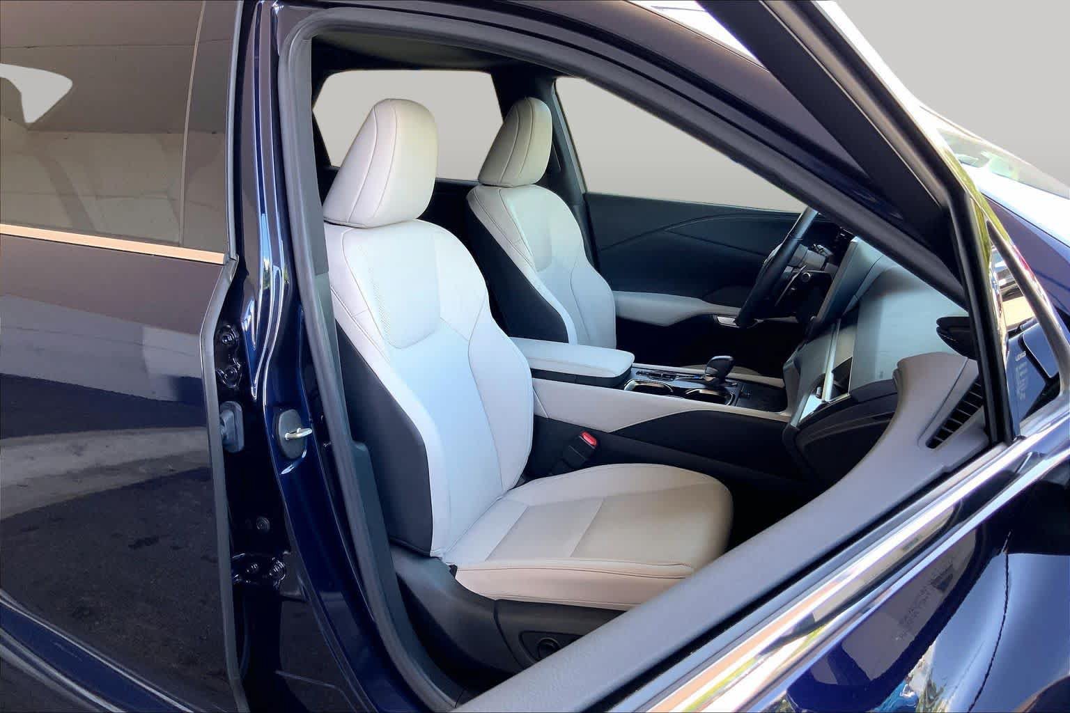 Used 2023 Lexus RX 350 Premium w/ Cold Area Package FWD image 9